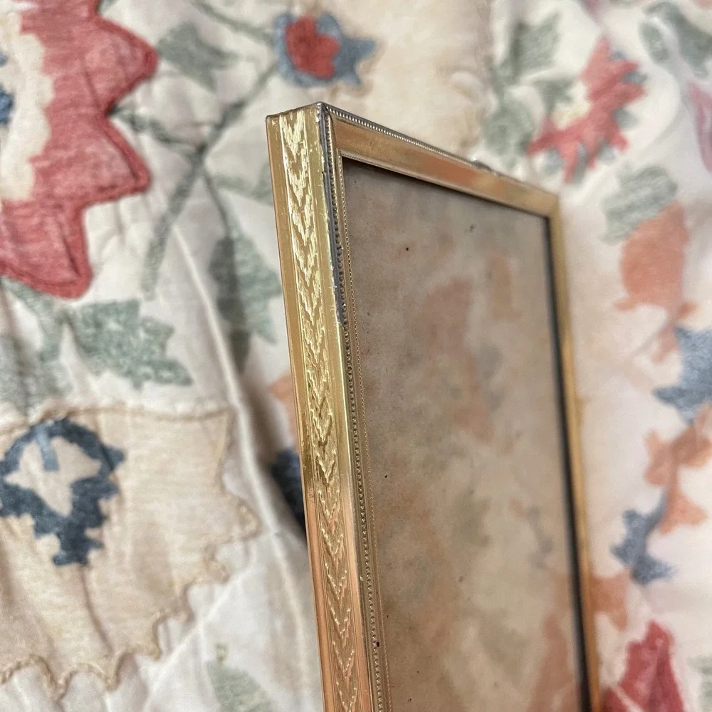 PICTURE PHOTO EASEL FRAME Vtg‎ Brass Filigree Floral Art Nouveau Gold Ornate 5x7